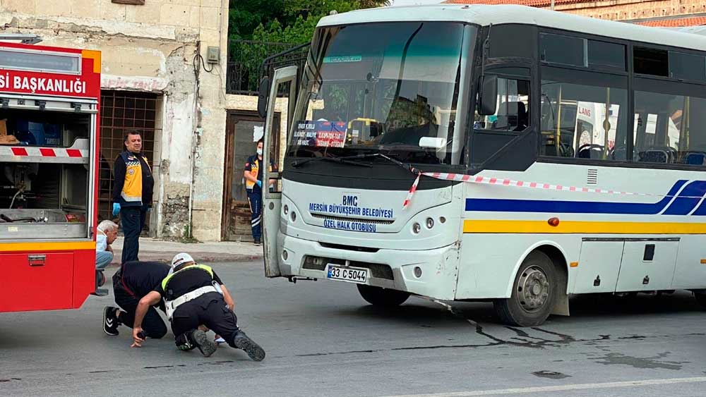 Otobüsün altında kalan kadın hayatını kaybetti