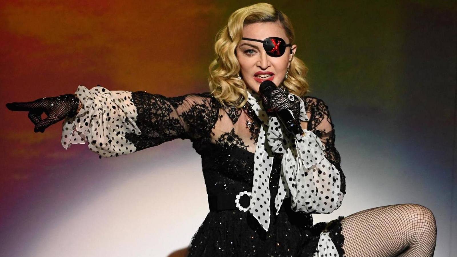 Madonna'nın Instagram'dan canlı yayın yapması yasaklandı