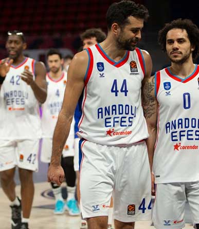 Anadolu Efes’te hüzünlü veda