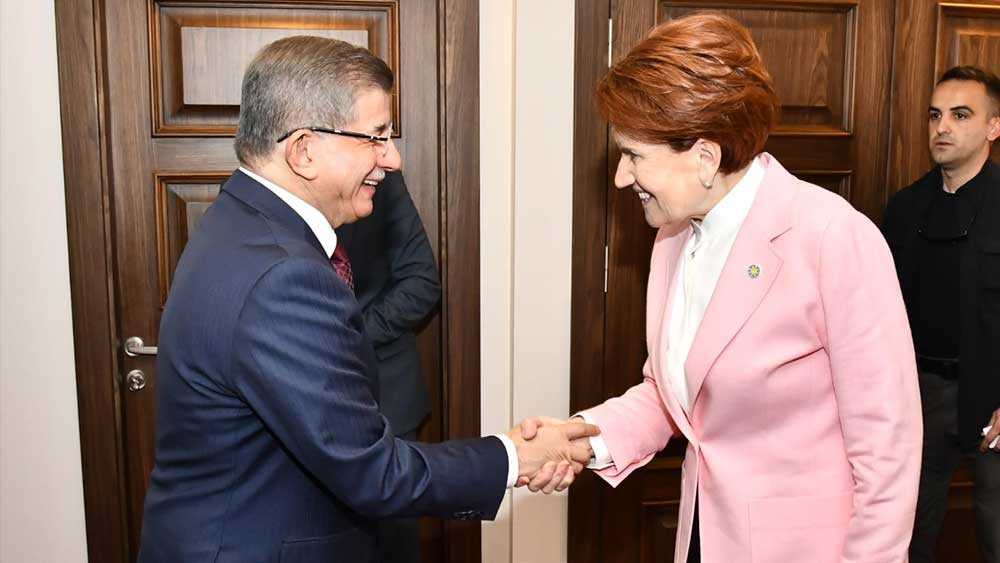 Akşener ile Davutoğlu buluştu