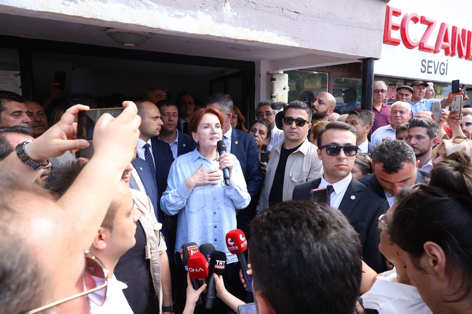 Meral Akşener: Tuhaf bir dönemden geçiyoruz