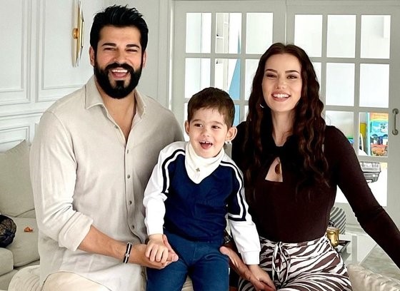 Burak Özçivit'ten eşi Fahriye Evcen’e romantik kutlama 