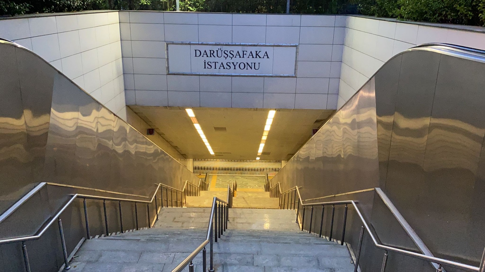 Metroda intihar girişimi...