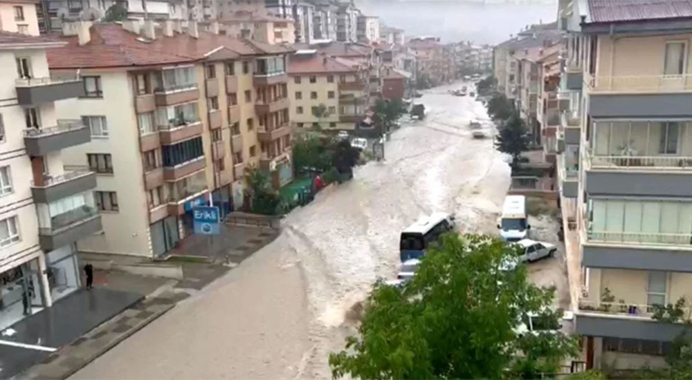 Sel, Ankara'da can aldı!