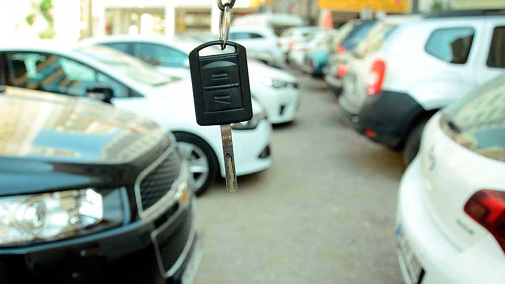 İktidara yakın gazetenin yazarından flaş otomotiv krizi çıkışı: Torpili olan bile alamıyor!