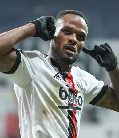 Larin Beşiktaş'ı sildi!