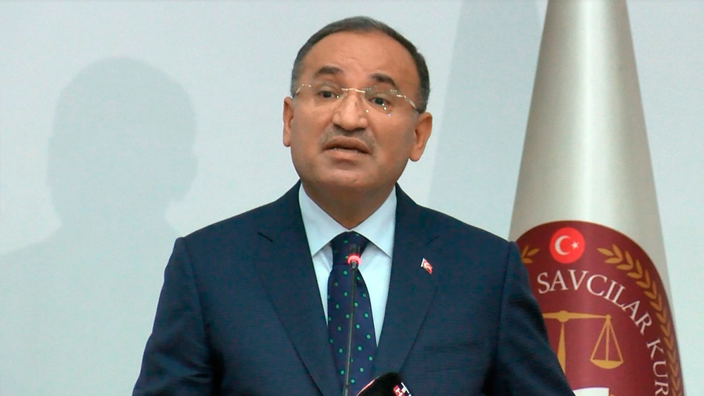 Bakan Bekir Bozdağ'dan 'sosyal medya' uyarısı