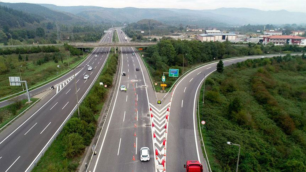 Dikkat otoyollarda yeni dönem yarın başlıyor hız sınırı artacak