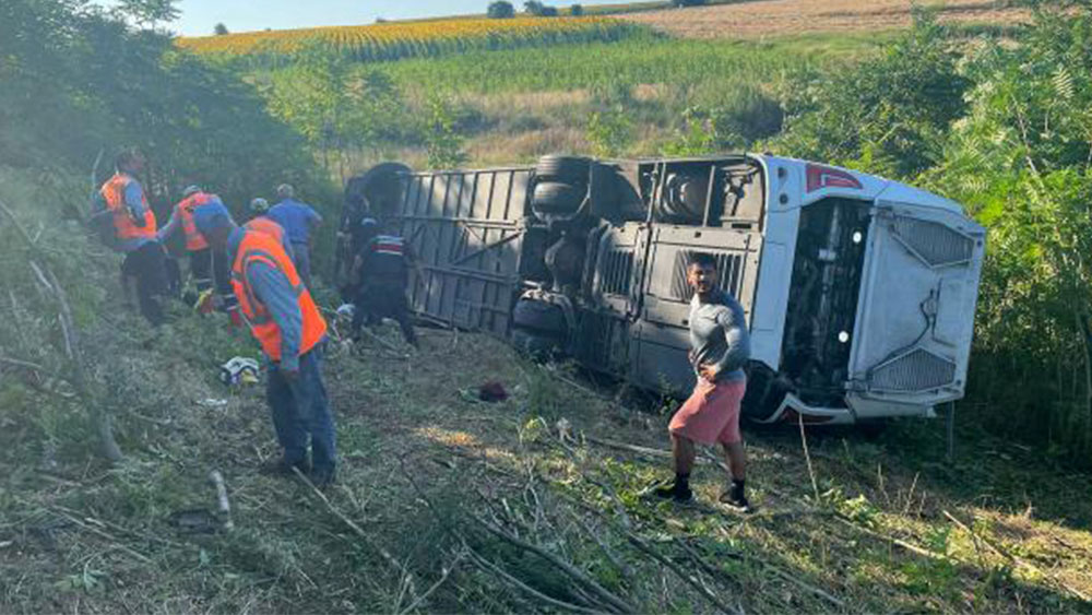 Lüleburgaz'da katliam gibi kaza 6 ölü 25 yaralı