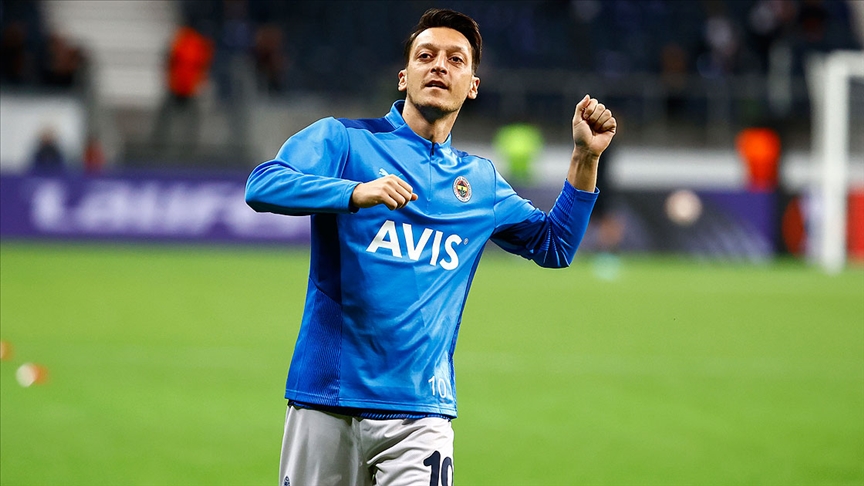 Menajerinden flaş Mesut Özil açıklaması