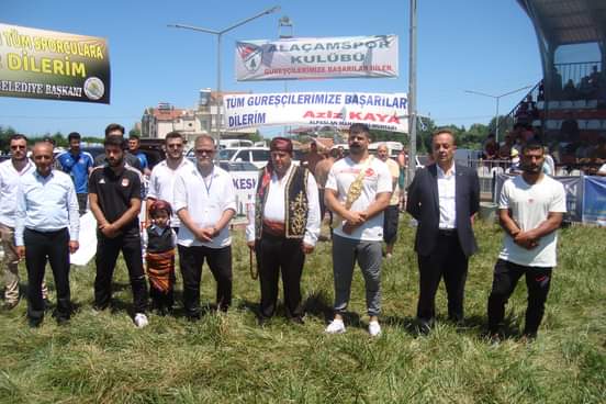 Alaçam Geyikkoşan'da 3. Geleneksel Yağlı Güreş Yarışması düzenlendi