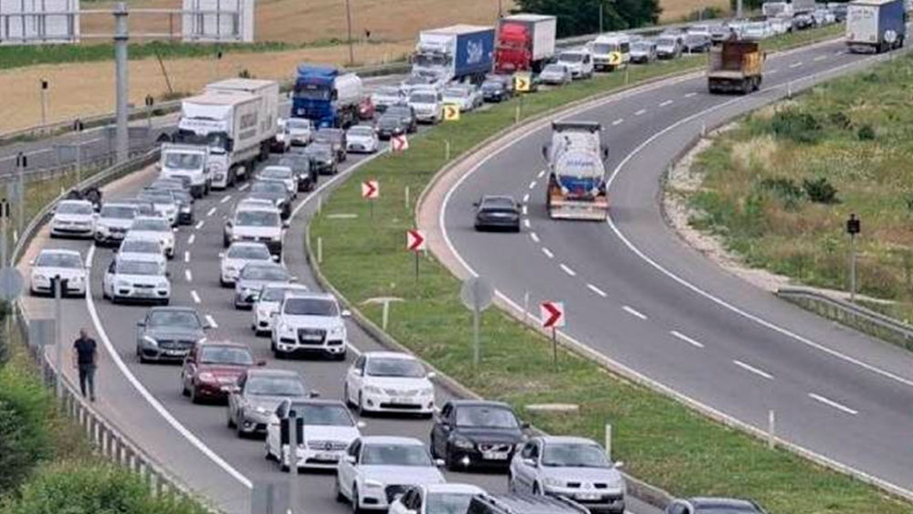 Bayram tatili dönüşü başladı: 50 kilometrelik araç kuyruğu!