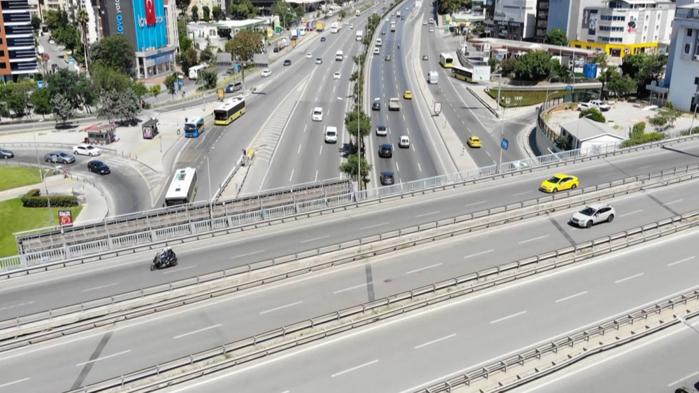 Tatilciler dönmedi, İstanbul'da yollar boş kaldı