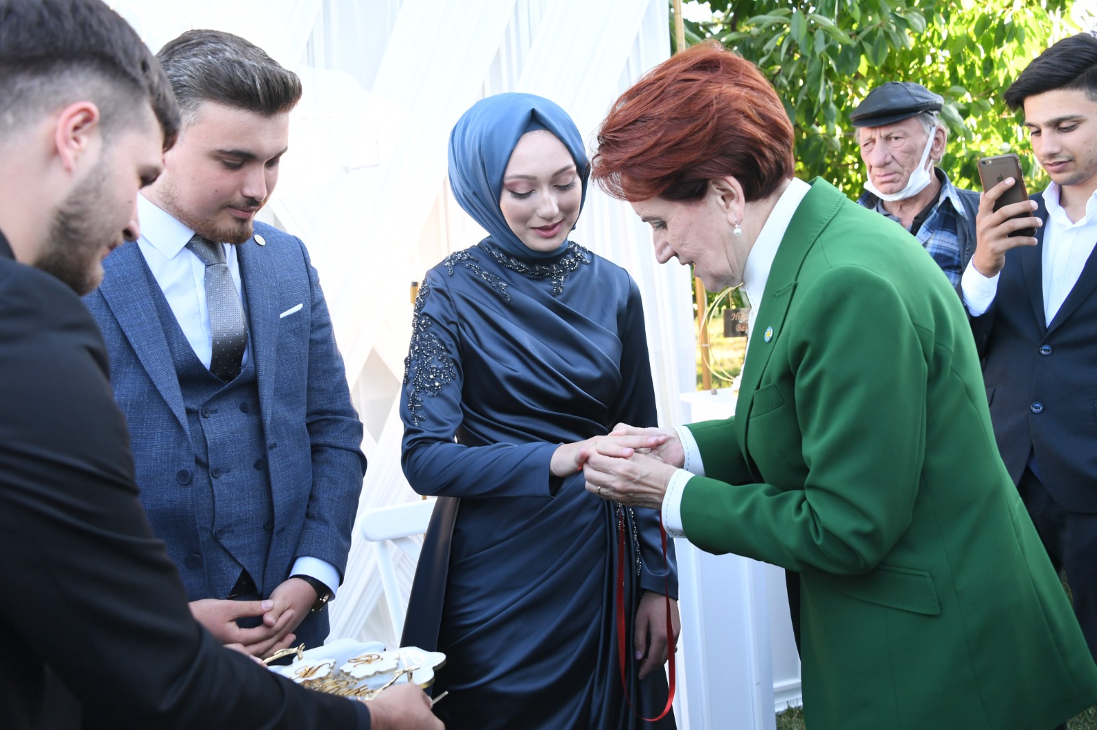 Meral Akşener,  İYİ Partili Mehmet Mert Demirci için kız istedi