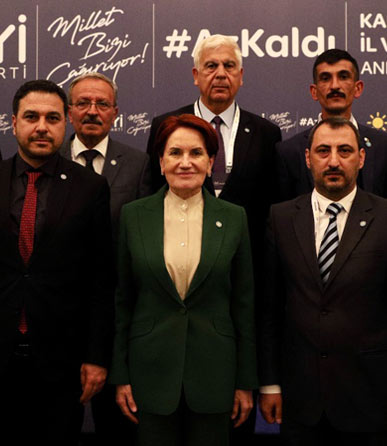 Akşener, Karadeniz bölgesi il ve ilçe başkanlarıyla bir araya geldi