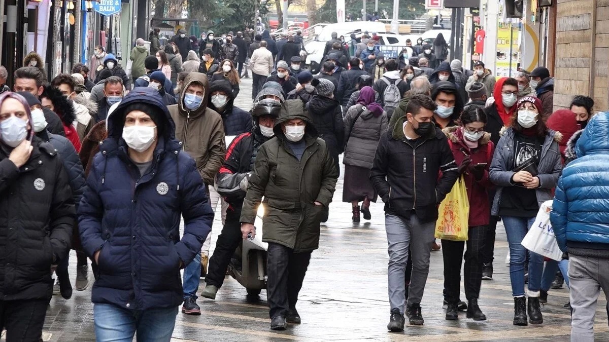 Beklenenden erken geldi! Uzmanından kritik korona açıklaması