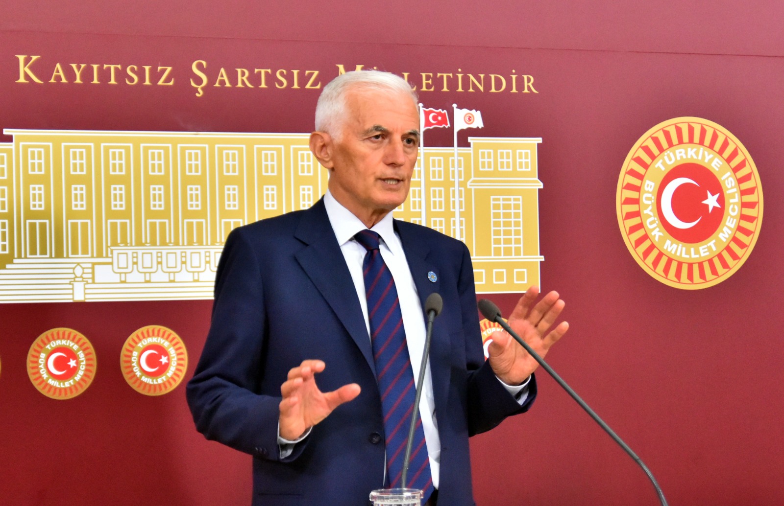 Arslan Kabukcuoğlu: Türk veteriner hekimlerine AK Parti iktidarı oyun oynadı