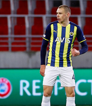 Fenerbahçe'de Szalai'ye talip var!