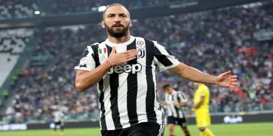 Juventus, Higuain’i yeni sezonda takımda görmek istemiyor!