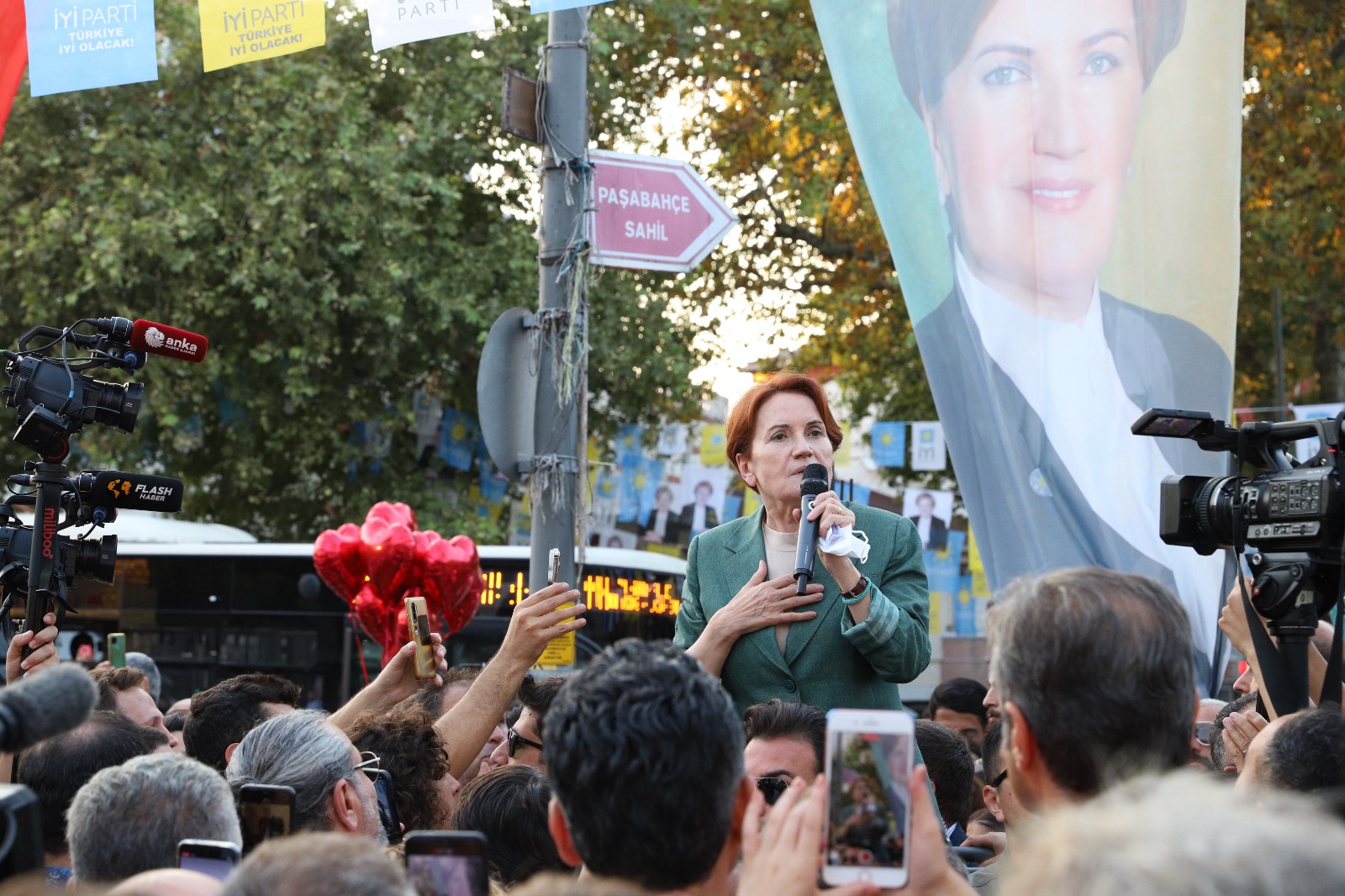 Meral Akşener: Haram parayı o ceplerden alacağız