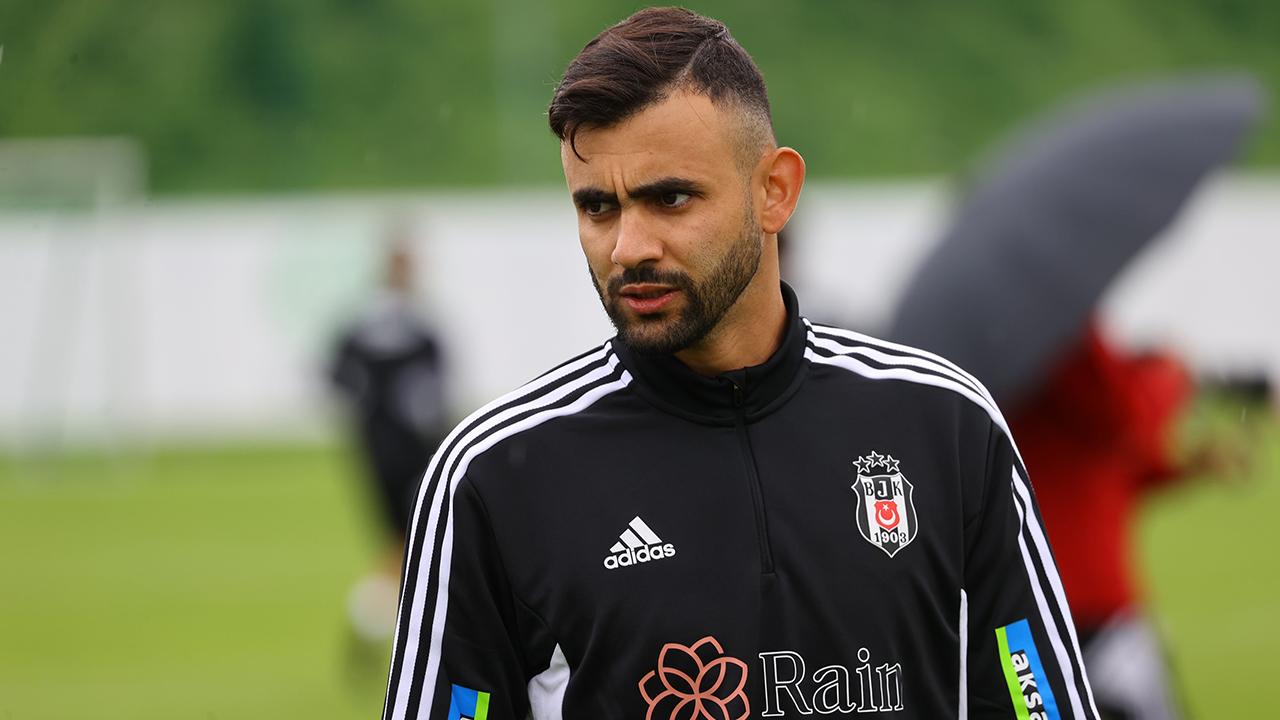 Beşiktaşlı taraftarın Ghezzal sevgisi: Adını değiştirecek!