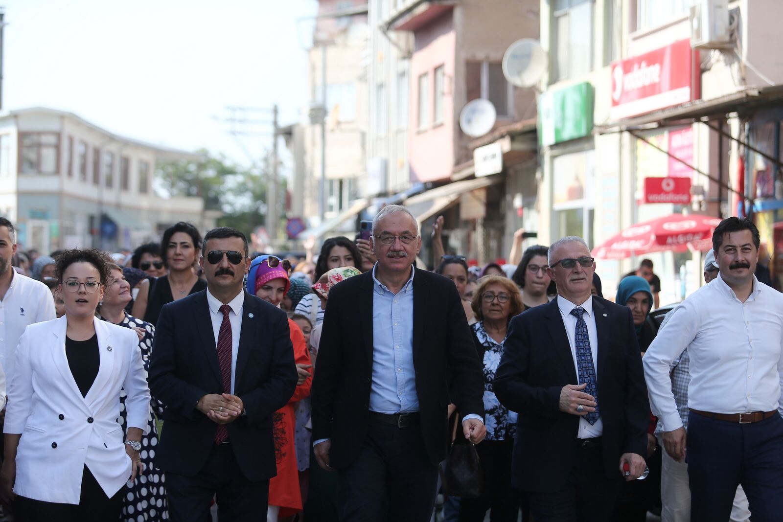 İYİler Orhaneli’de güne damga vurdu