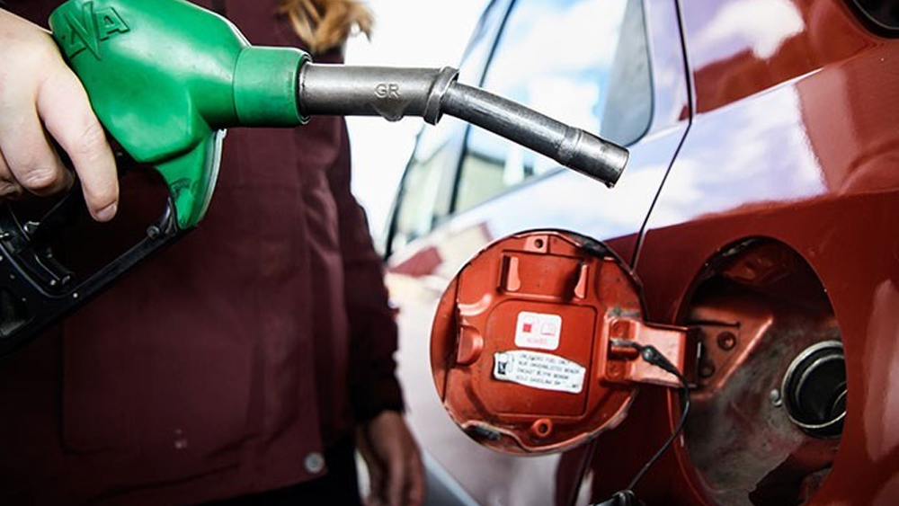 Petrol fiyatlarında set düşüş! Akaryakıt fiyatlarına indirim mi geliyor?