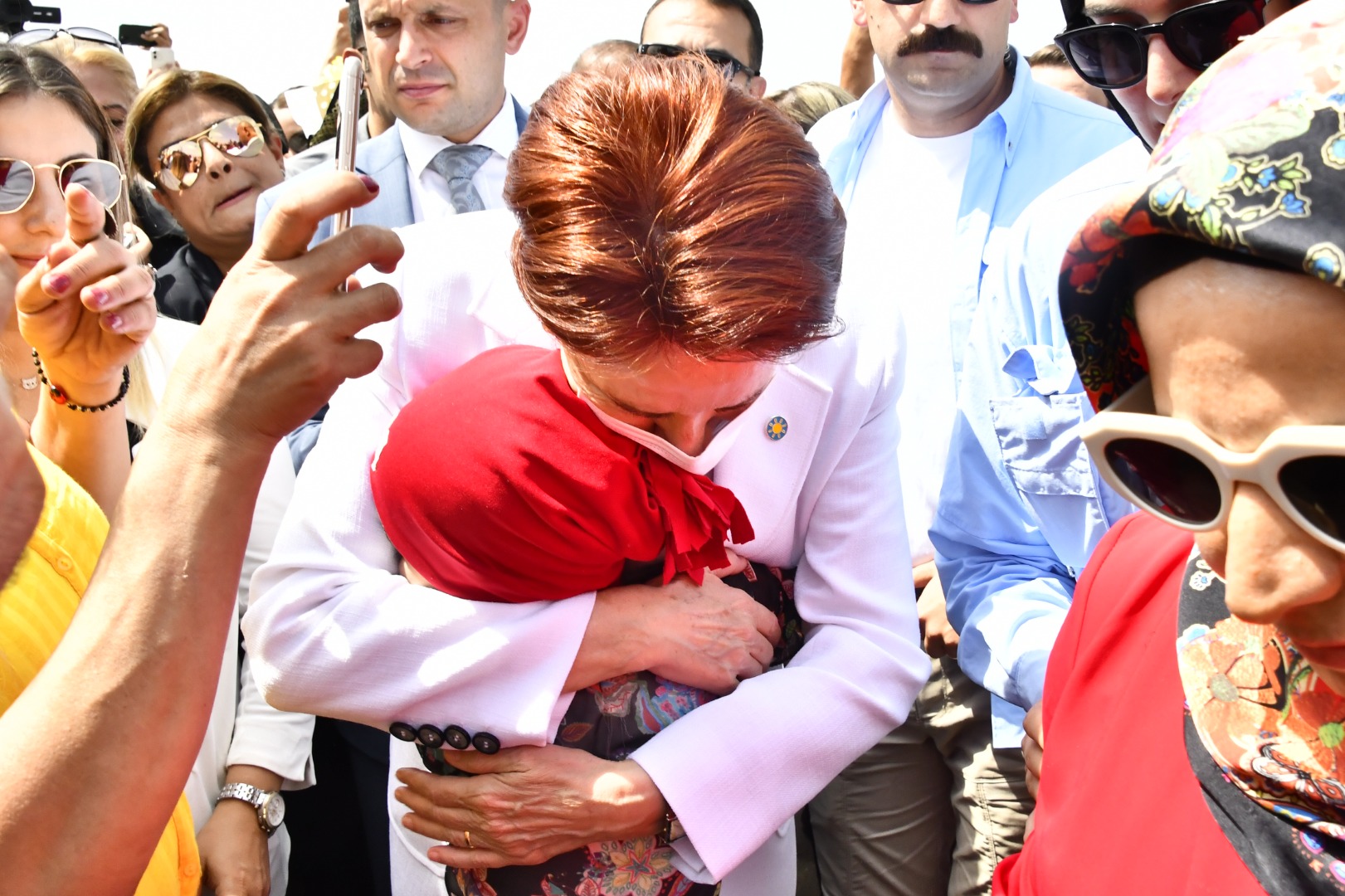 Akşener'e Şanlıurfa'da sevgi seli