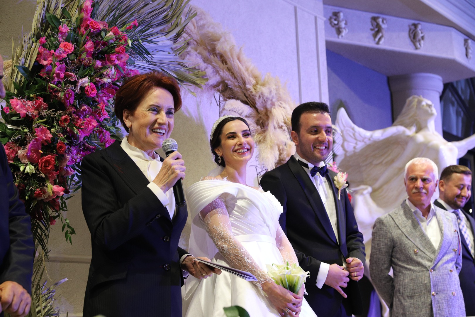 Meral Akşener nikah şahidi oldu