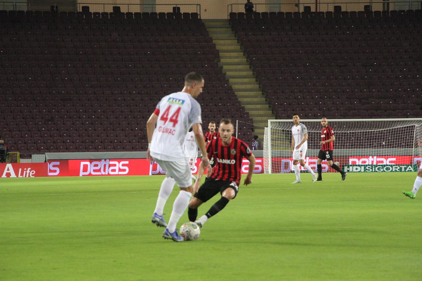 Gaziantep- Ümraniyespor maçında kazanan çıkmadı