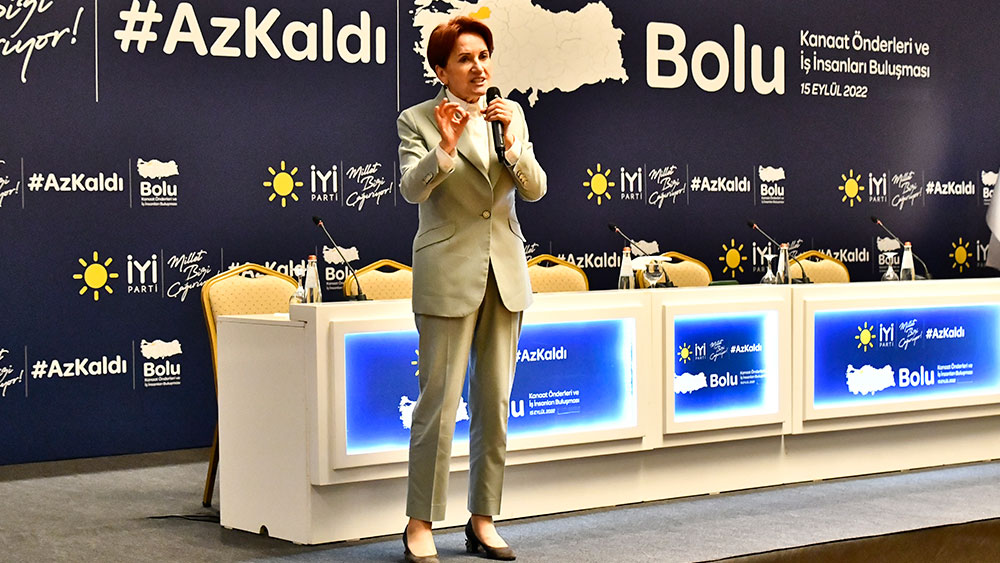 Meral Akşener, Kanaat Önderleri ve İş İnsanları Buluşması'na katıldı.