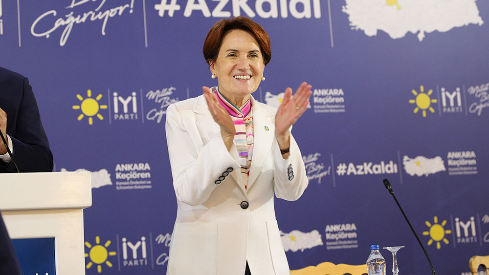 Meral Akşener, Keçiören'de Kanaat Önderleri ve İş İnsanları Buluşması'na katıldı