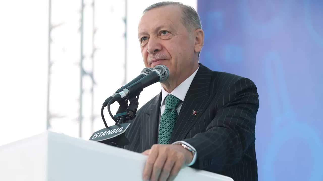 Barış Terkoğlu, Erdoğan'a sorulan ve Türkiye'de sansürlenen soruyu açıkladı