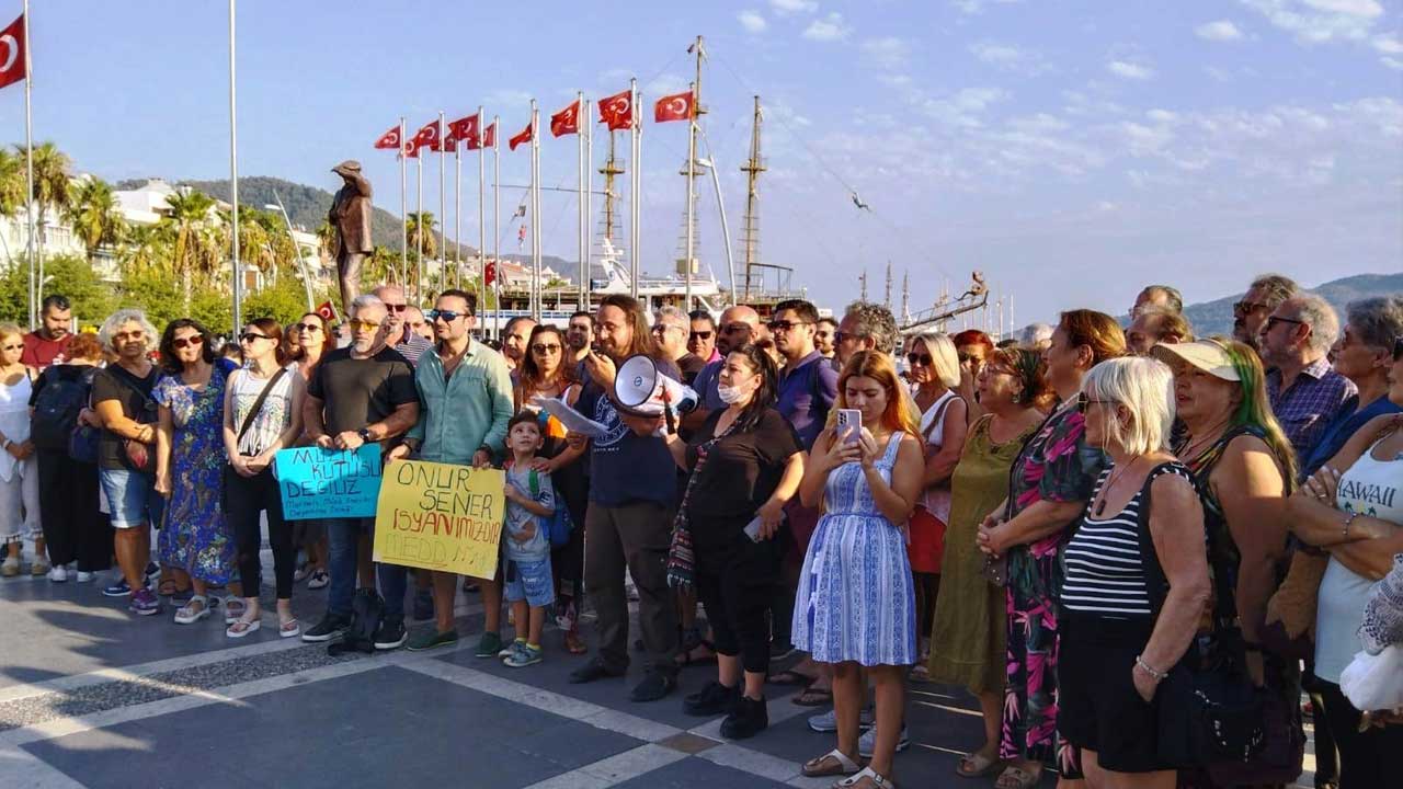 Marmaris müzisyenleri katledilen Onur Şener için ayaklandı