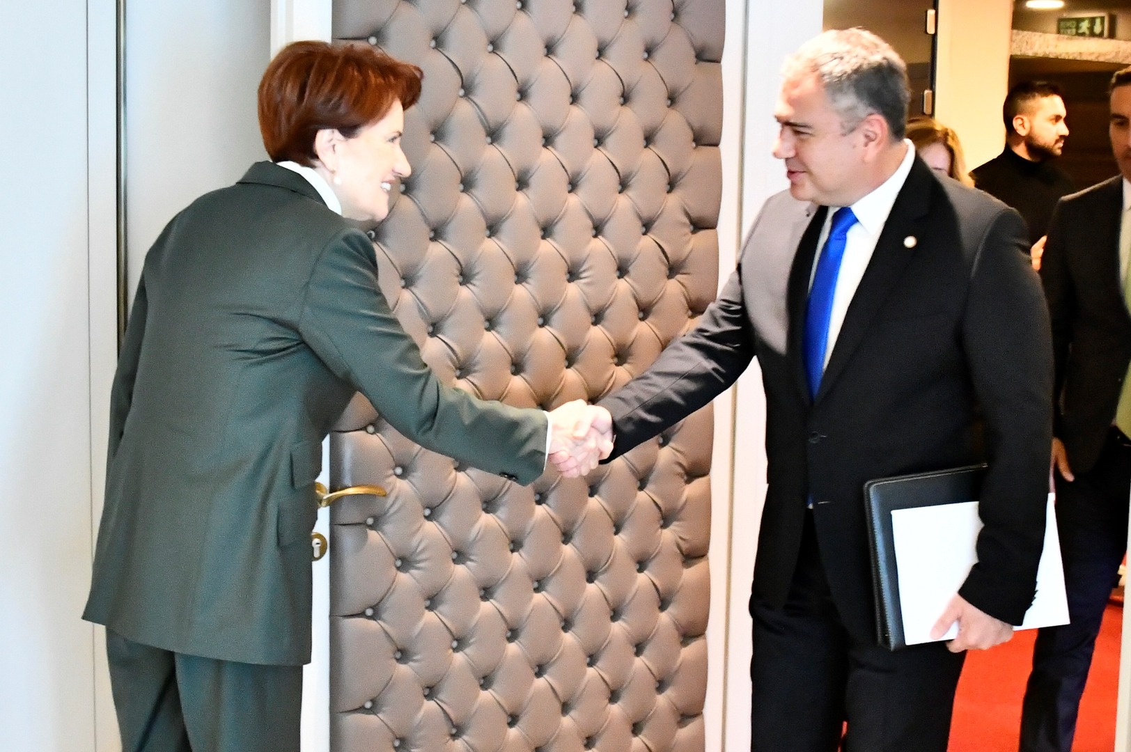 Meral Akşener Türk Eczacılar Birliği'ni kabul etti