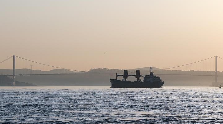 İstanbul Boğazı gemi trafiğine kapatıldı