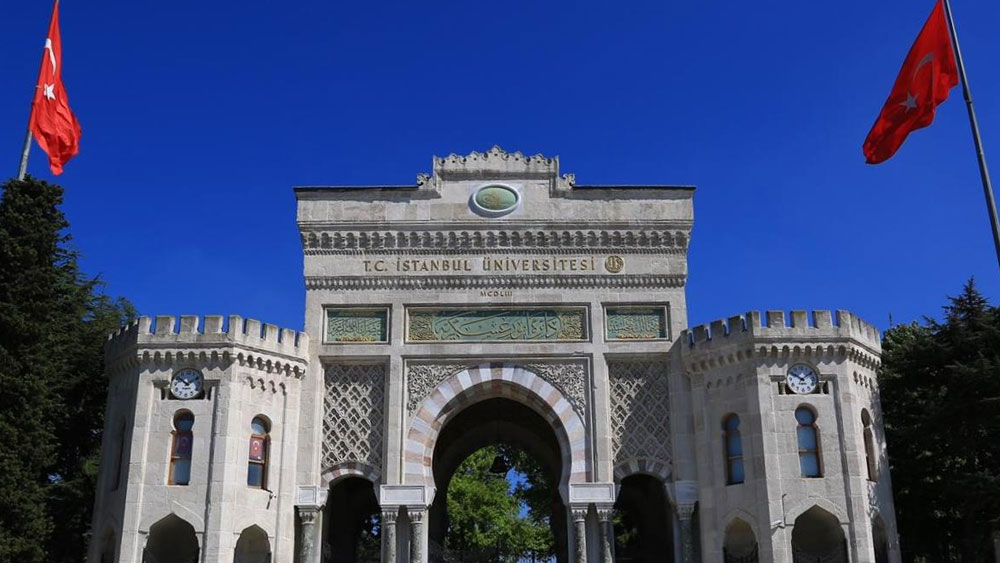 İstanbul Üniversitesi öğrencilerinden siyah giyinme kararı