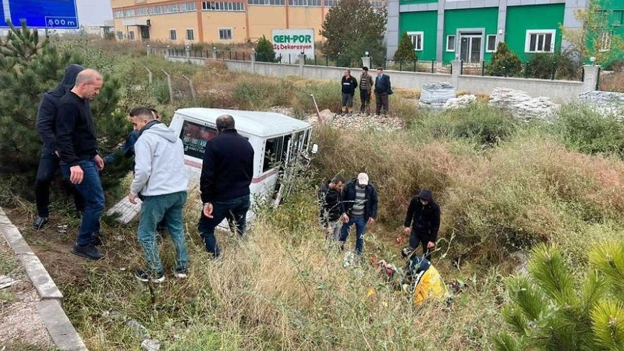 Afyonkarahisar’da İşçi servisi kaza yaptı: 10 yaralı