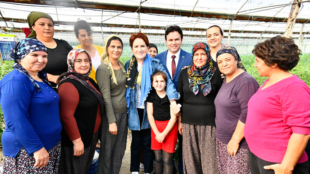 Demre'de İYİ Parti lideri Meral Akşener'e büyük ilgi