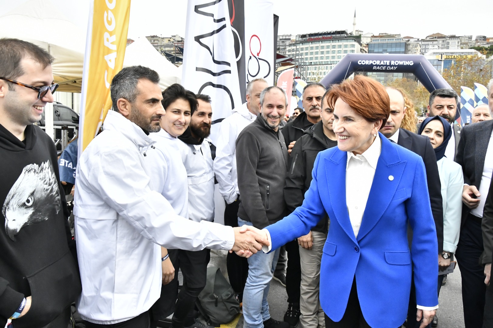 Akşener öğretmenlerle bir araya geldi