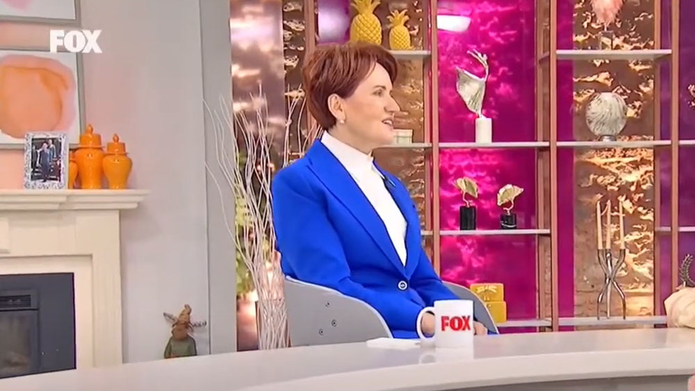 Meral Akşener Selanik Türküsü’ne eşlik ettiği sırada duygusal anlar yaşadı