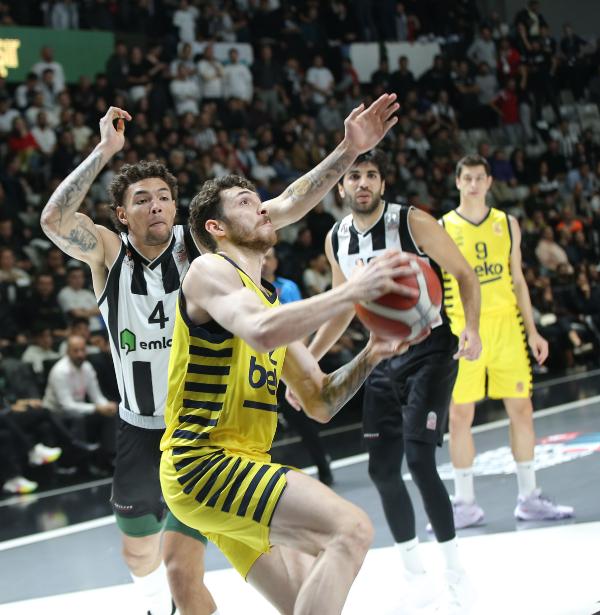 Beşiktaş Emlakjet - Fenerbahçe Beko: 72-81