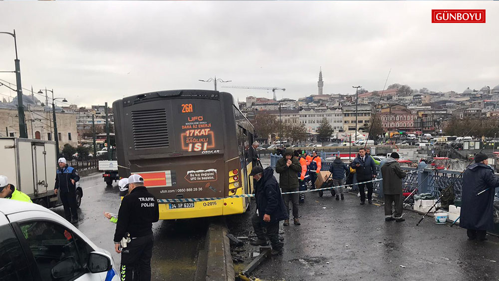 Galata Köprüsü’nde İETT kazası