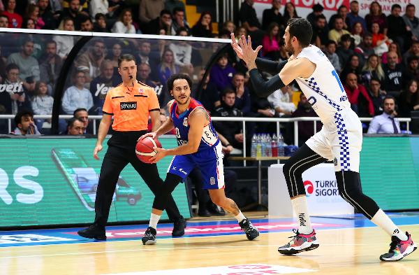 Anadolu Efes'e Büyükçekmece şoku!