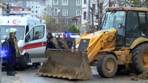 Sultanbeyli'de toprak altında kalan işçi hayatını kaybetti