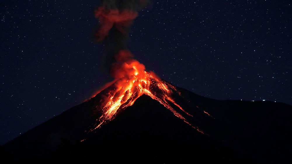 Fuego Yanardağı’nda patlama!