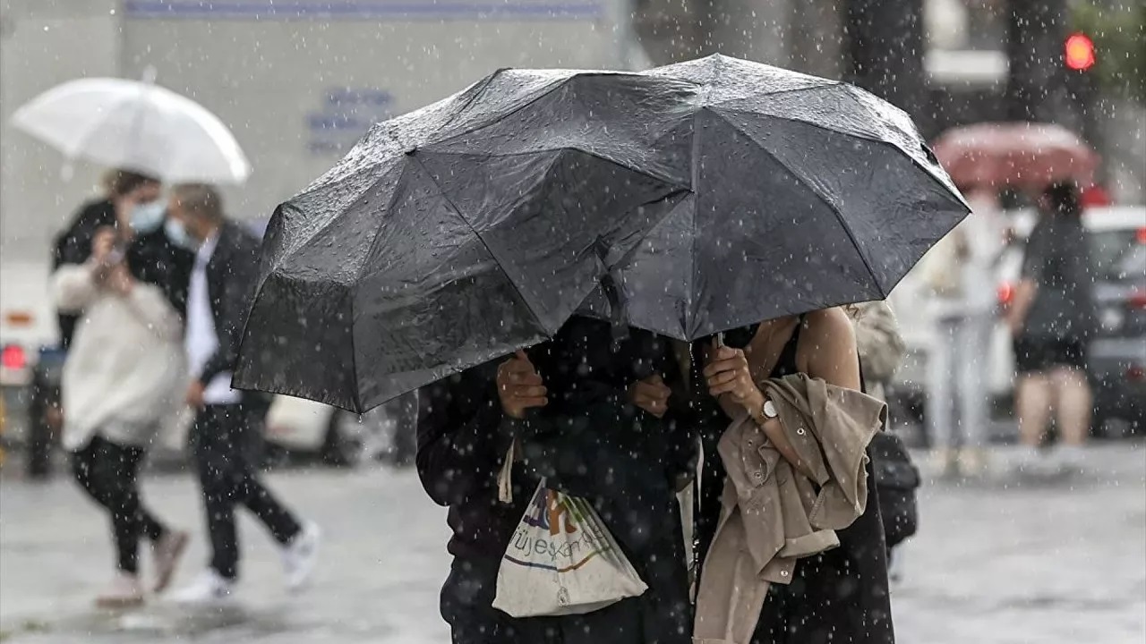 Meteoroloji'den flaş uyarı! Çok kuvvetli sağanak geliyor