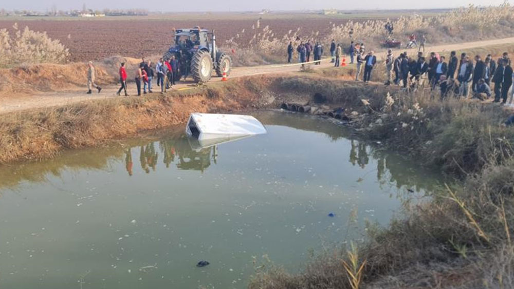 Şanlıurfa'da minibüs kanala düştü