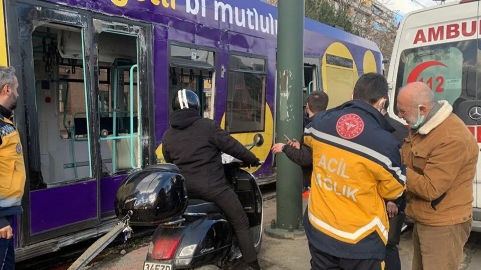 İstanbul'da tramvay kazası: Çok sayıda yaralı var