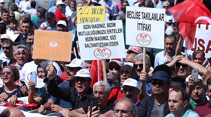 EYT'de prim borcu olanların beklediği haber: İşte atmanız gereken adımlar...